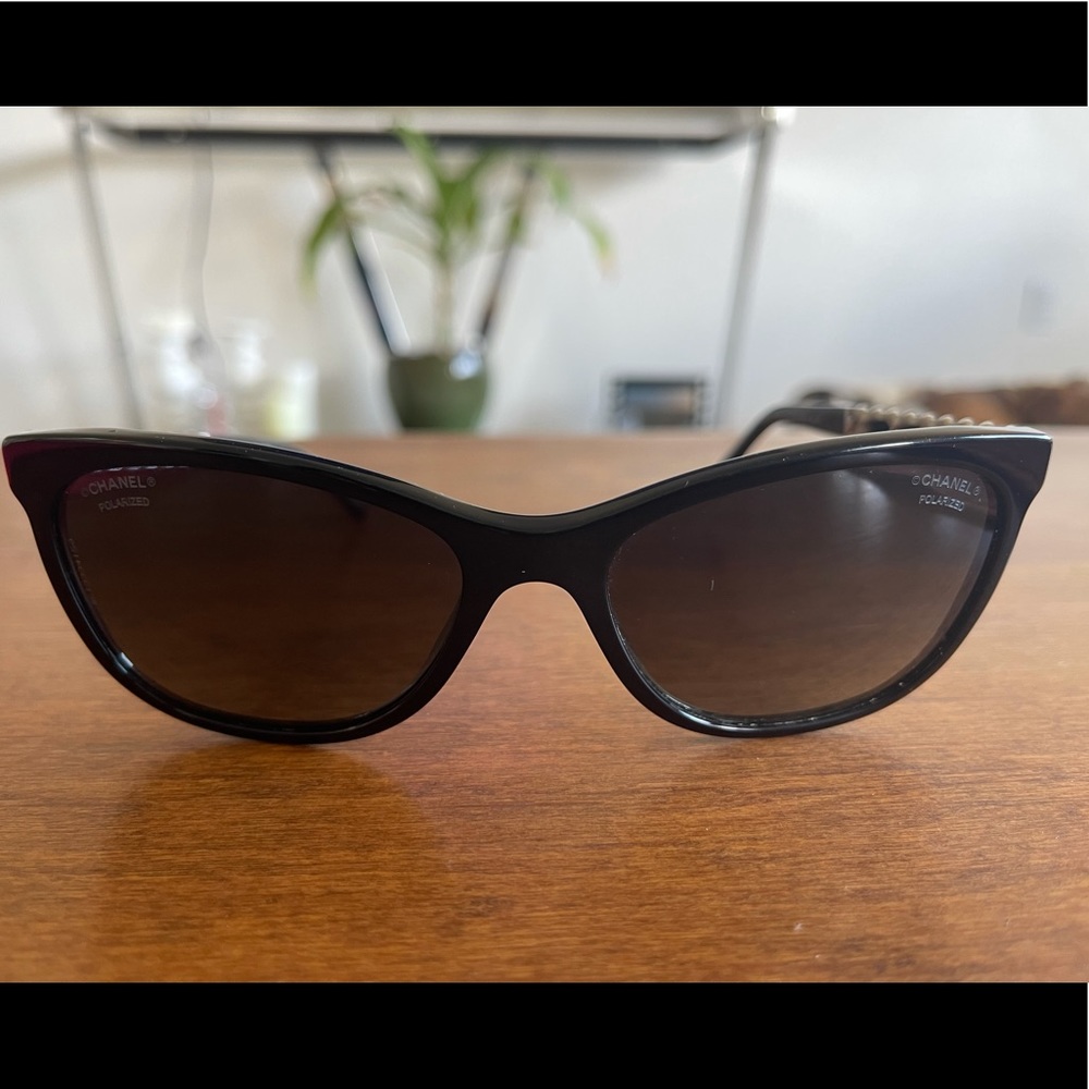 Classic Chanel Sunglasses with silver chain detail, Black.